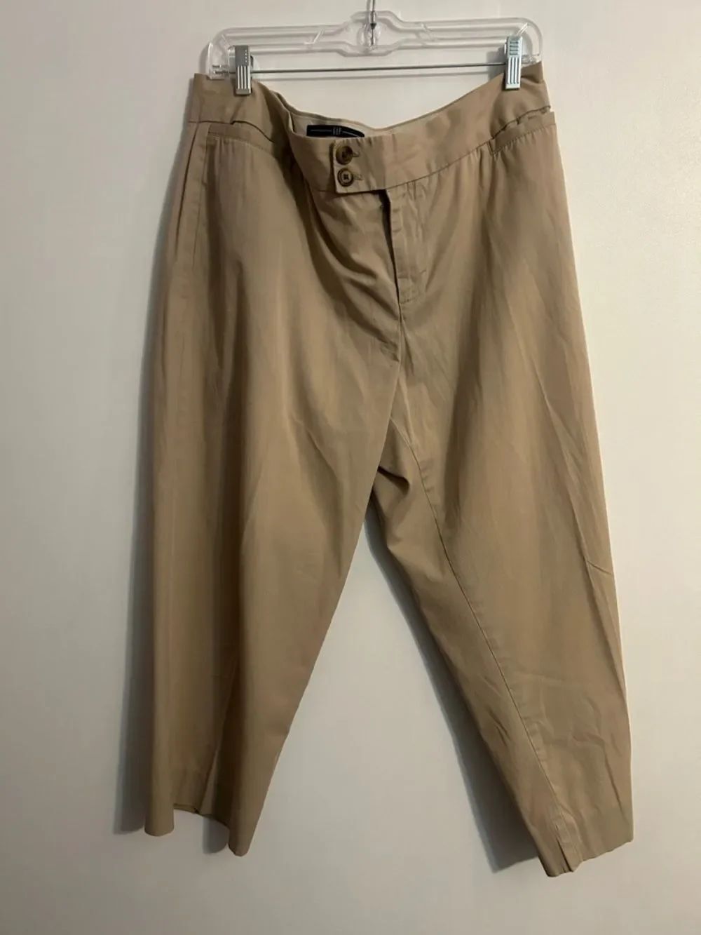 Women GAP  Curvy Stretch Pants in Khaki - Classic Fit